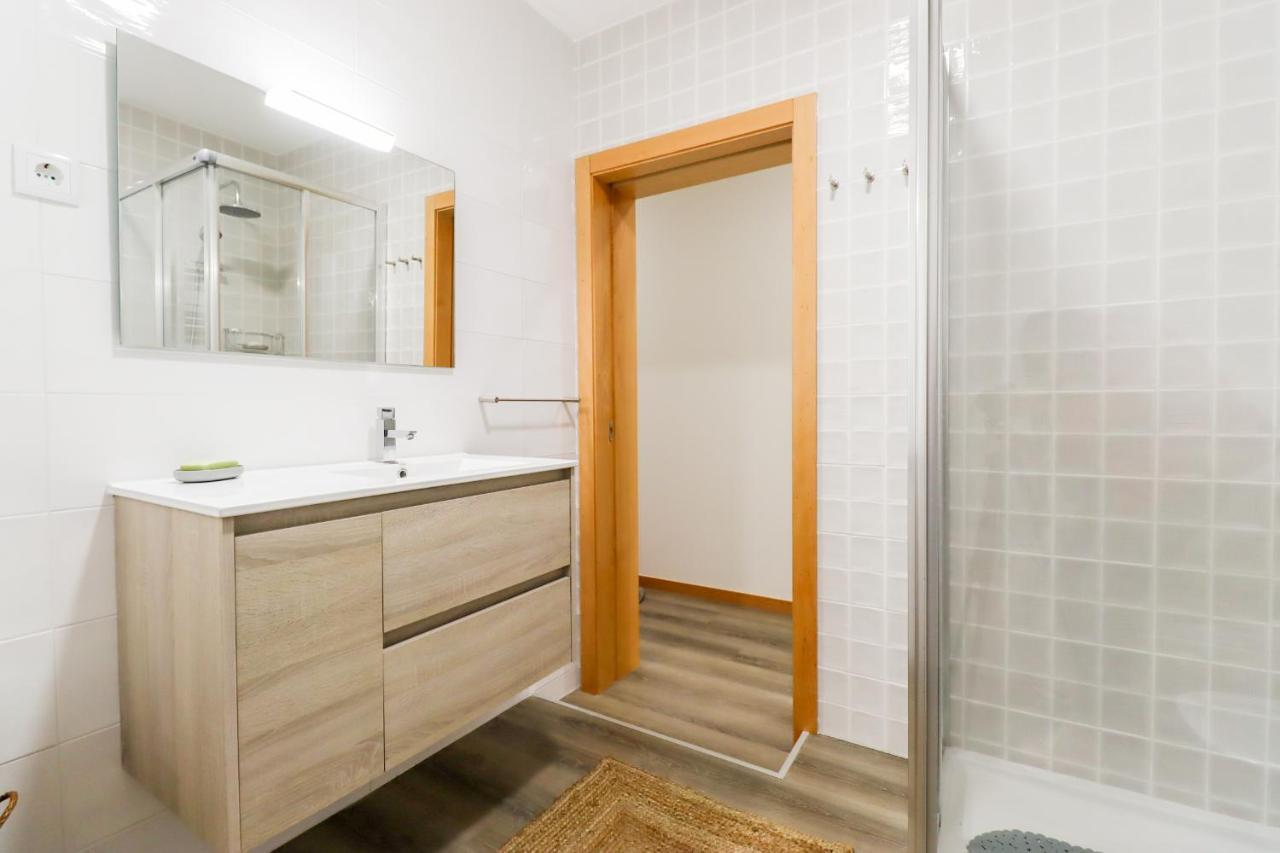 Apartamento Tiana - no centro com pátio Viana do Castelo Exterior foto